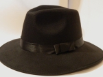 Шляпа модели «Борсалино»